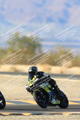 media/Jan-10-2025-CVMA Friday Practice (Fri) [[489e0da257]]/Group 4 and Trackday/Session 5 (Turn 7)/